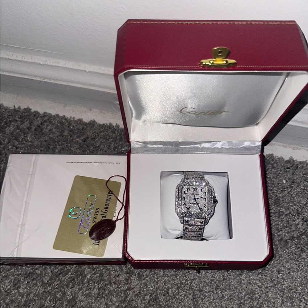 Cartier Luxurious Red Box with Gold Accents - Picture 3 of 3